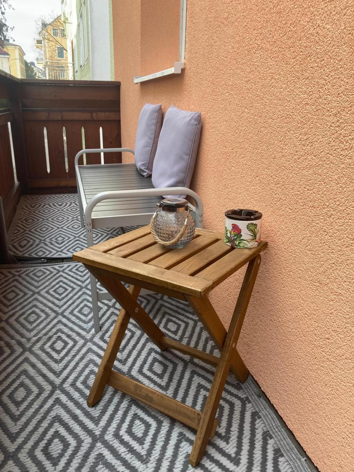 Ferienwohnung Im Zentrum Mit Balkon Und Parkplatz Гмунден Екстериор снимка