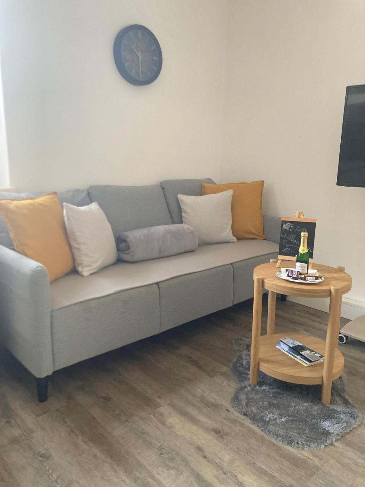 Ferienwohnung Im Zentrum Mit Balkon Und Parkplatz Гмунден Екстериор снимка